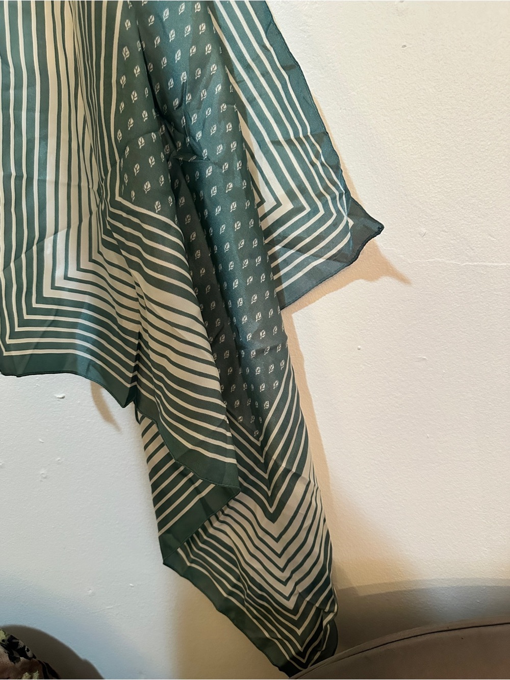 Vintage Green Striped Scarf- Classic Pattern